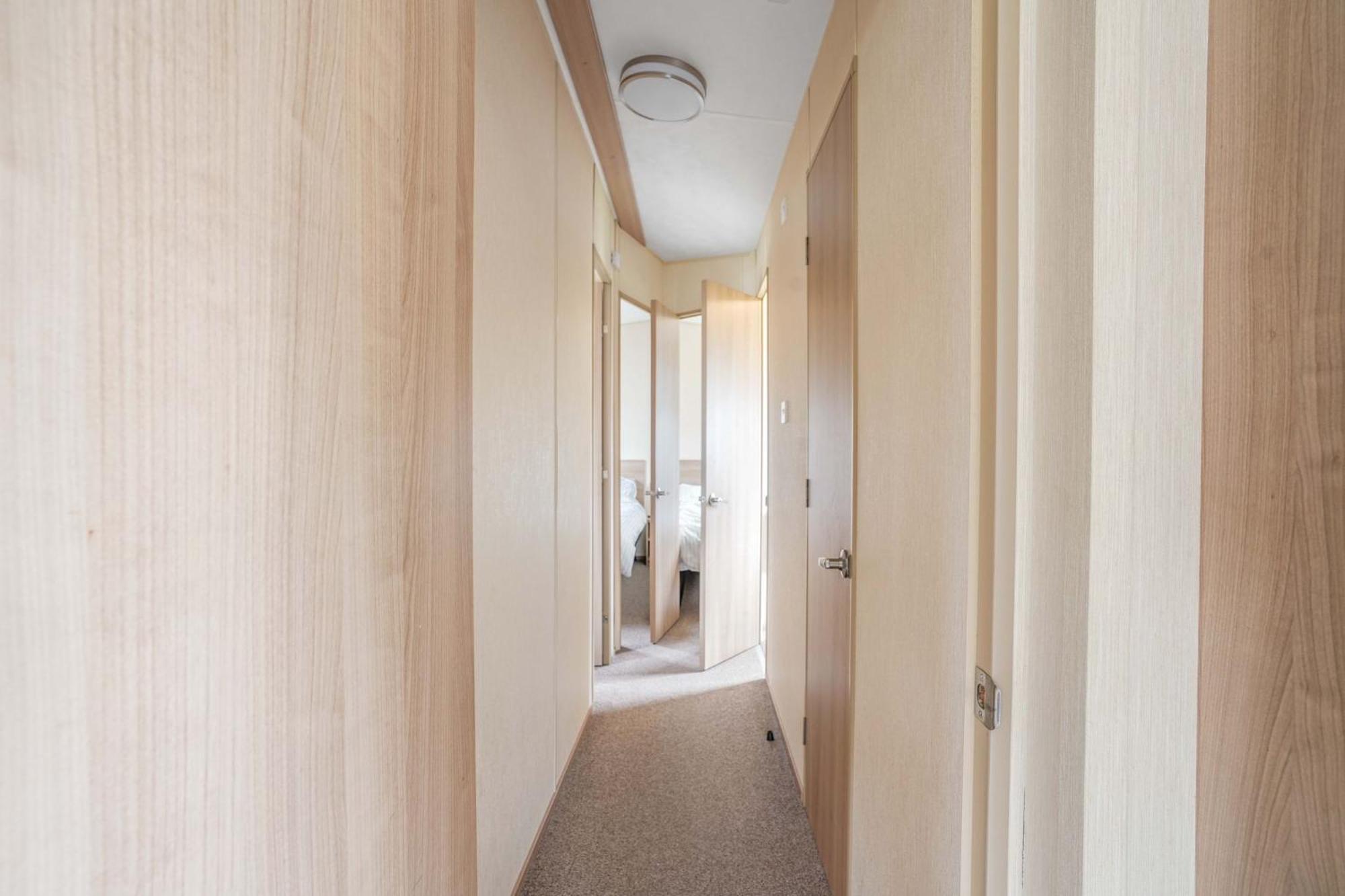 Sunscape Lodge Corton  Экстерьер фото